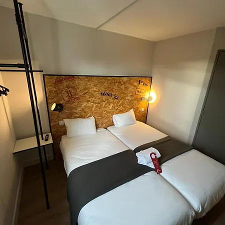 Hotel The Originals Access, Clermont-ferrand Nord 2*