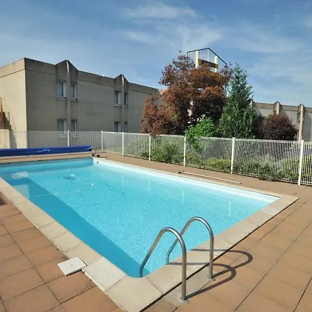 Hotel The Originals Access, Clermont-ferrand Nord Châteaugay