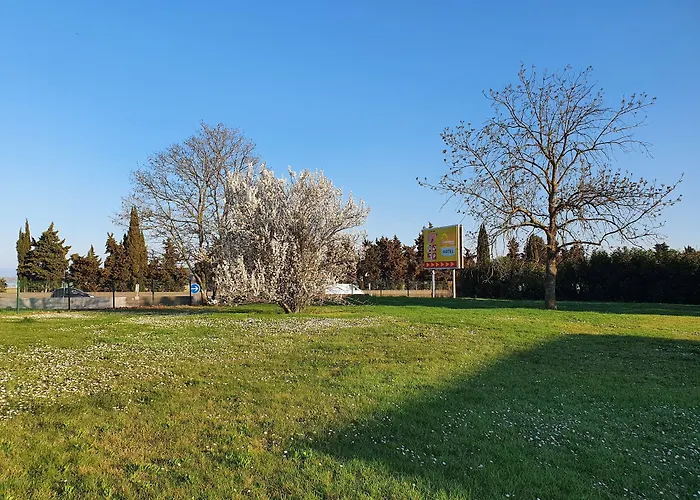 מלון The Originals Access, Clermont-ferrand Nord Châteaugay